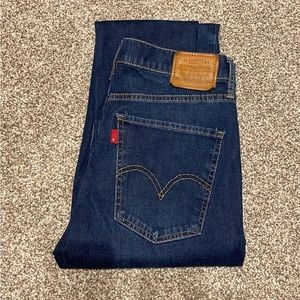 NWOT Womens Levi Jeans